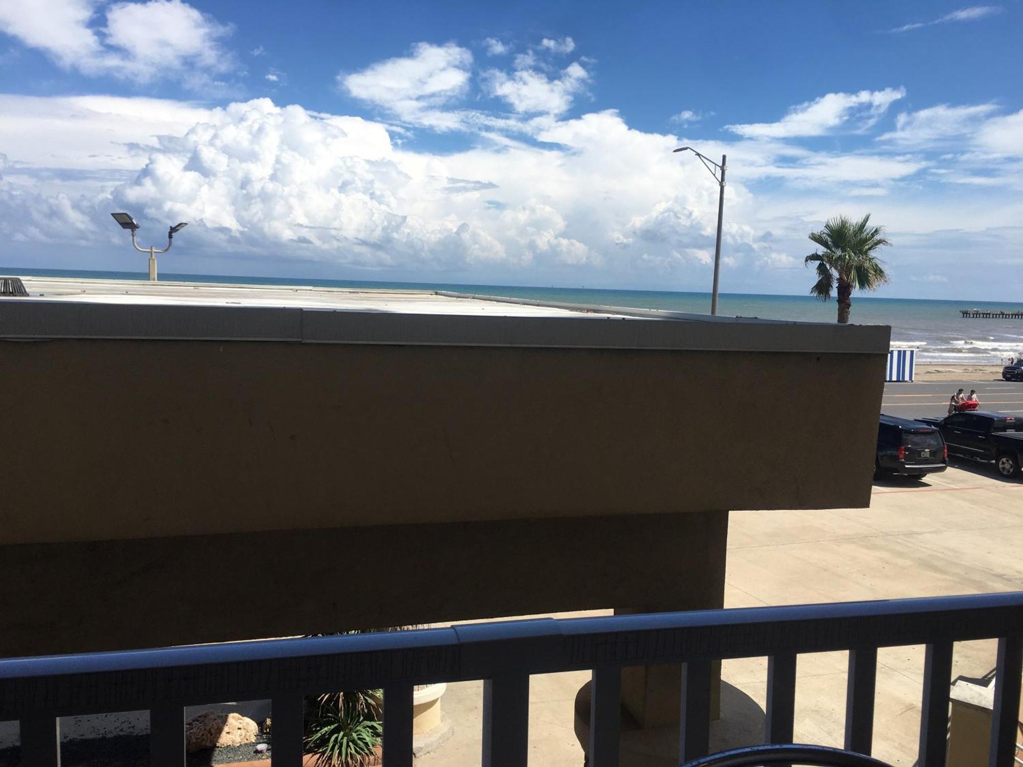 Best Western Plus Galveston Suites Extérieur photo